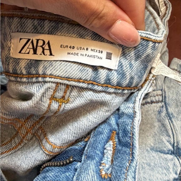 Zara Light Blue Stonewash Denim Jeans - Picture 2 of 4